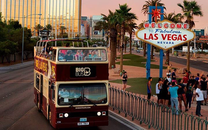 Big-Bus-Tours-Parked-Las-Vegas-Sign_12-01-171.jpg